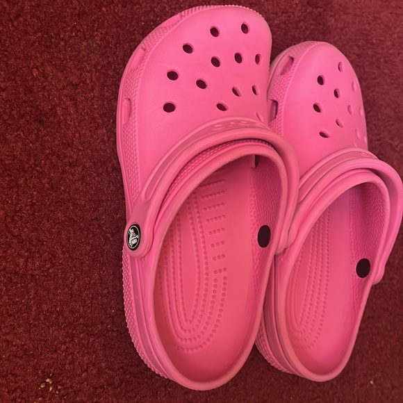 Electric light Pink Crocs Size 8 - Picture 3 of 4